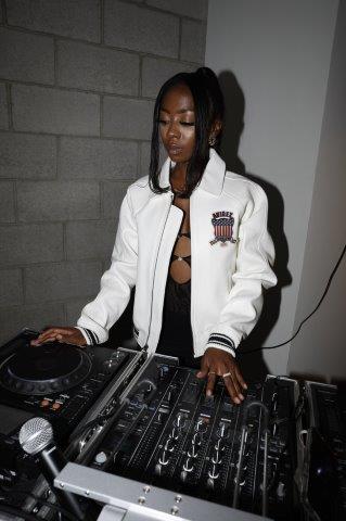 DJ Siobhan Bell photo by @thecobrasnake
